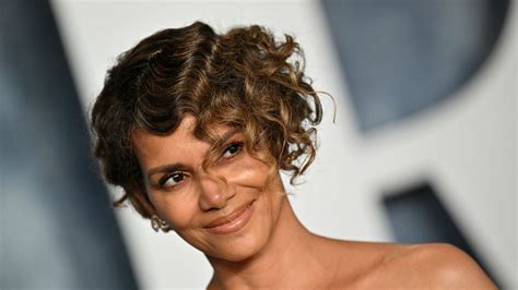 halle berry wine|Halle Berry praised for nude photo of herself drinking wine on。